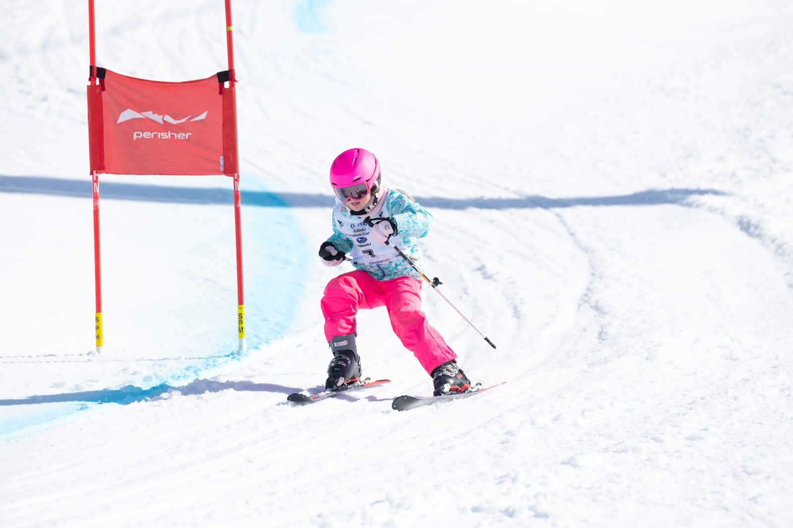 Charlotte Longley competing in ski GS at Perisher State Interschools